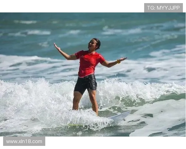 全运会赛场奥运冲浪名将杨思琪乘风破浪强势夺金荣耀加冕再创辉煌