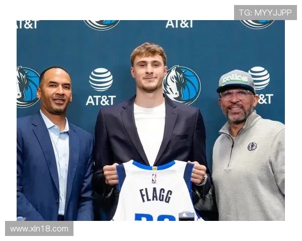 克莱首次替补迎战独行侠拉塞尔首发弗拉格重回三号位调整阵容